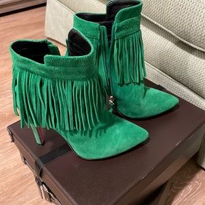 Very chic style , ankle boots ,